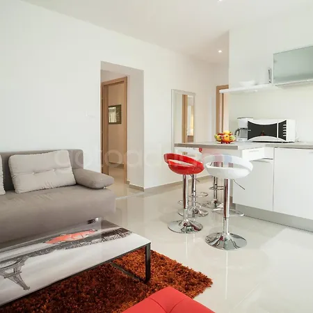Apartment Beachfront Ljubica Brela