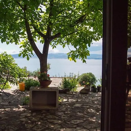 Apartment Beachfront Ljubica Brela