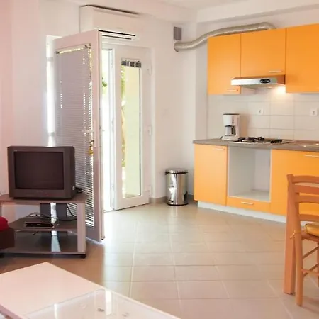 Apartment Beachfront Ljubica *