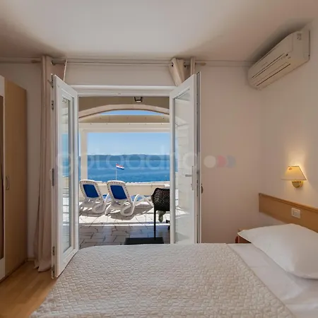 Beachfront Ljubica Apartment Brela