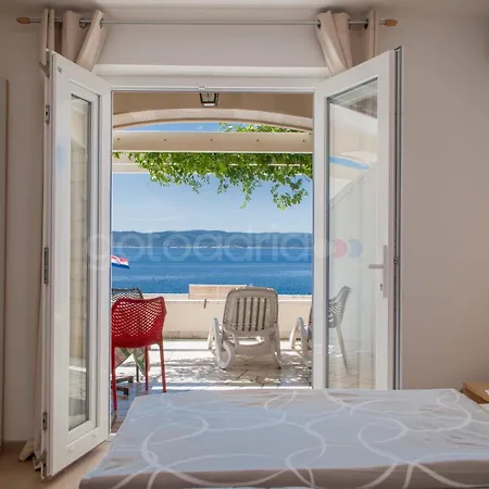 Apartment Beachfront Ljubica *