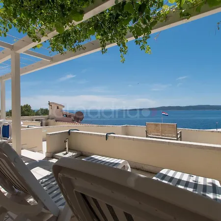 Beachfront Ljubica Apartment *
