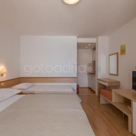 Beachfront Ljubica Brela